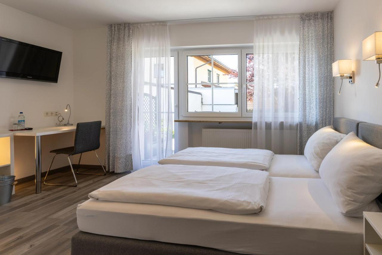 Gaestehaus Guggenberger Höhenkirchen-Siegertsbrunn Buitenkant foto