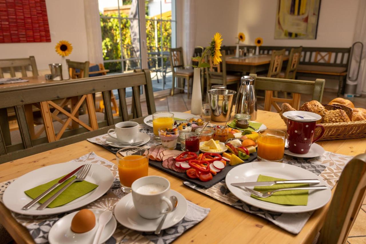 Gaestehaus Guggenberger Höhenkirchen-Siegertsbrunn Buitenkant foto